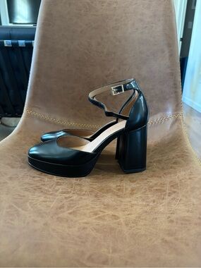 MADEWELL Women's Black Platform Ankle-Strap Pumps